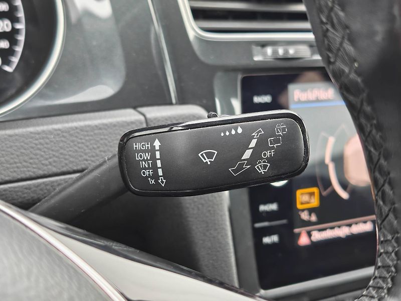 Volkswagen Golf Maraton Edition  1,0TSI - fotka 14 z 23