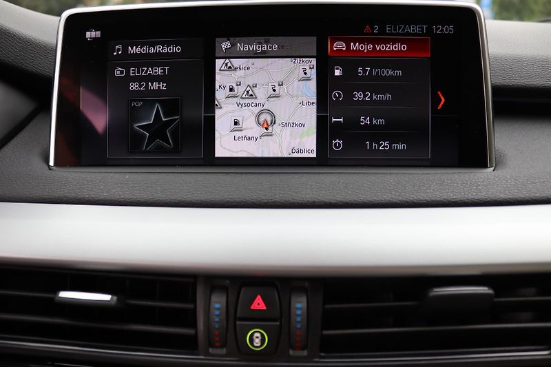 BMW X5 XDRIVE 40e F15 230kW DPH - fotka 24 z 48
