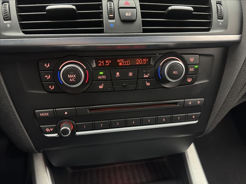 BMW X3 2,0 4X4 DPH M 2XKOLA NAVI ČR - fotka 18 z 36