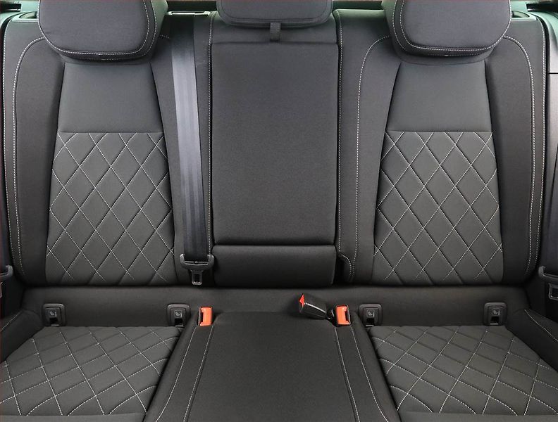 Škoda Karoq (2021) Sportline 1.5 TSI - fotka 10 z 28