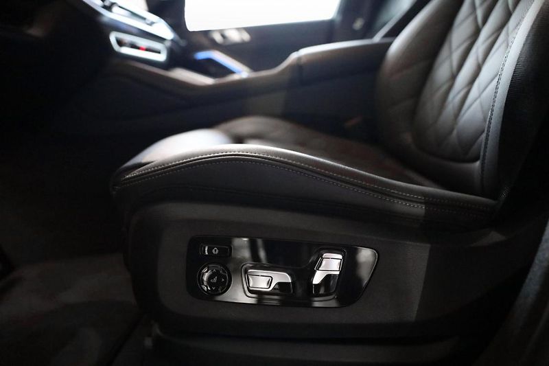 BMW X6 xDrive40d - fotka 24 z 31