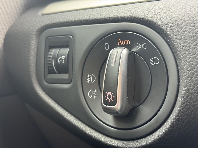 Seat Alhambra (2014) 2.0TDi MAN Style,7míst, tažné  - fotka 32 z 51