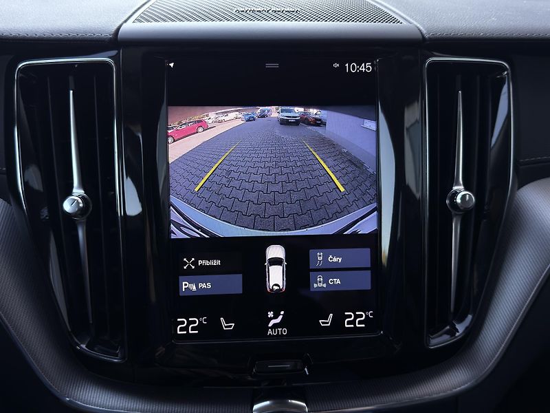 Volvo XC60 B4 AWD INSCRIP. // nezáv. top. - fotka 29 z 48