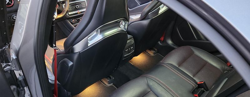 Mercedes-Benz Třídy A (2015) 45*AMG*4M*NIGHT*KŘIDLO*440PS - fotka 24 z 50