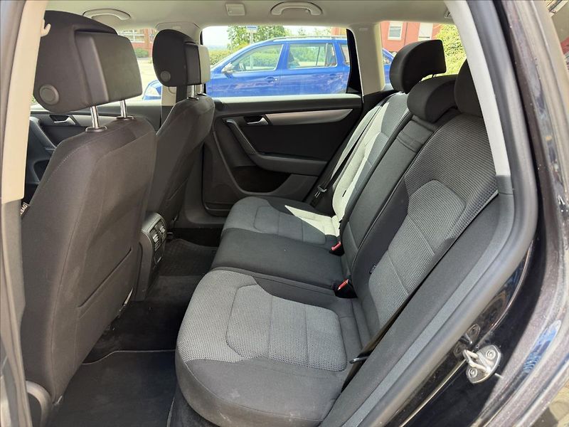 Volkswagen Passat 2,0TDi 103kW Comfort. Variant - fotka 6 z 14