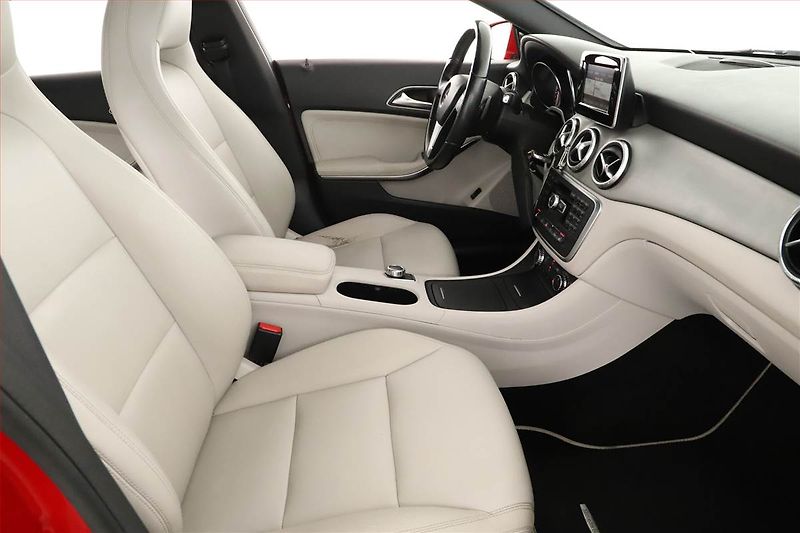 Mercedes-Benz CLA (2013) 220 CDI, Automat, Kůže, Navi - fotka 7 z 18
