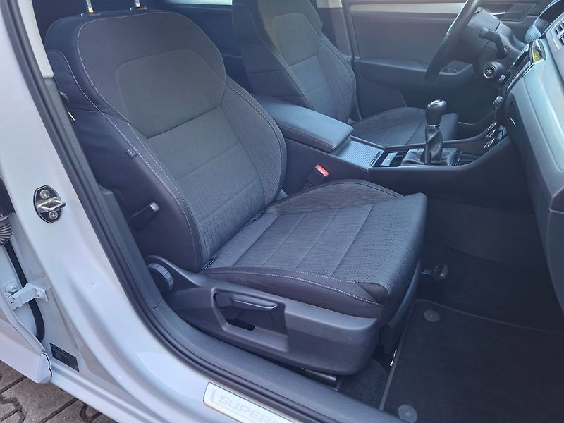 Škoda Superb (2015) 2.0TDI 110kW MAN -NEHAVAROVÁNO - fotka 25 z 47