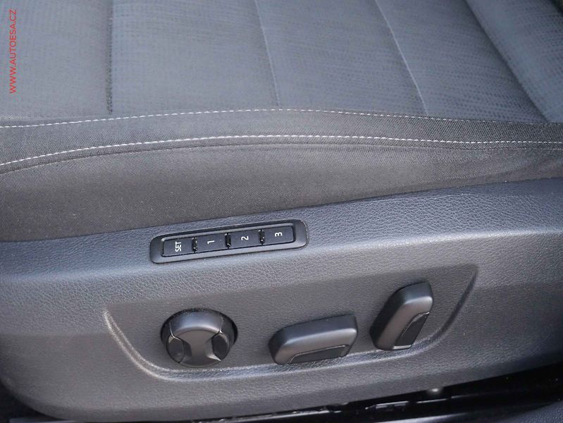 Škoda Superb (2017) 2.0 TDi, 2.maj,ČR, Bixen - fotka 16 z 18