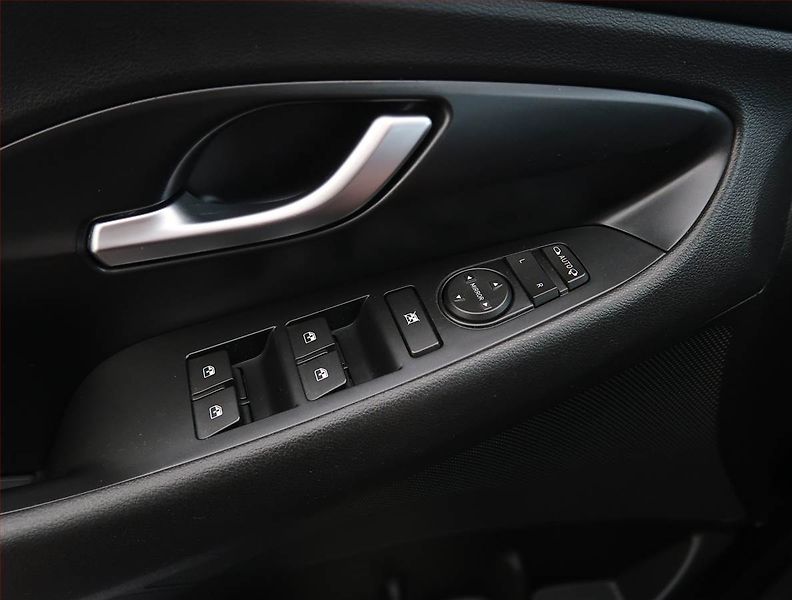 Hyundai i30 (2021) Smart 1.5 T-GDI MHEV, Automat - fotka 22 z 22