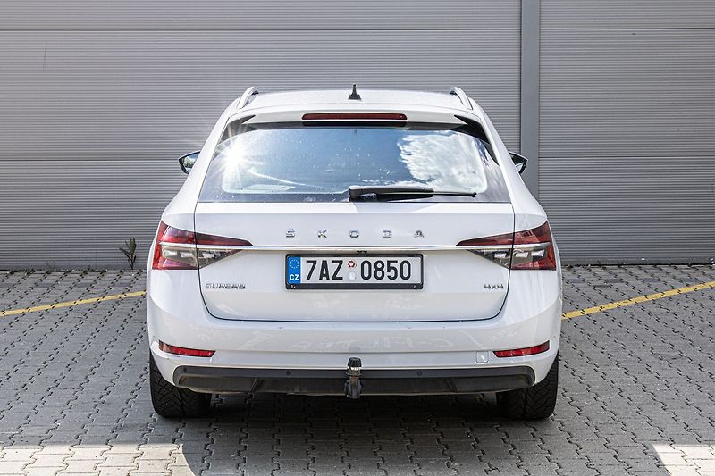 Škoda Superb - fotka 6 z 35