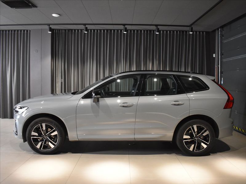 Volvo XC60 2,0 B5 AWD PLUS BLIS,Bezklíč - fotka 2 z 23