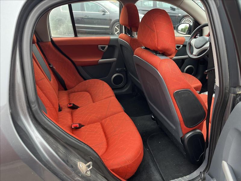 Smart Forfour 1,3 i AUTOMAT PANORAMA KLIMA - fotka 12 z 35