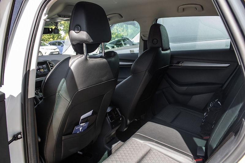 Škoda Karoq 2.0 TDi DSG 4x4 Style Plus Web - fotka 24 z 27