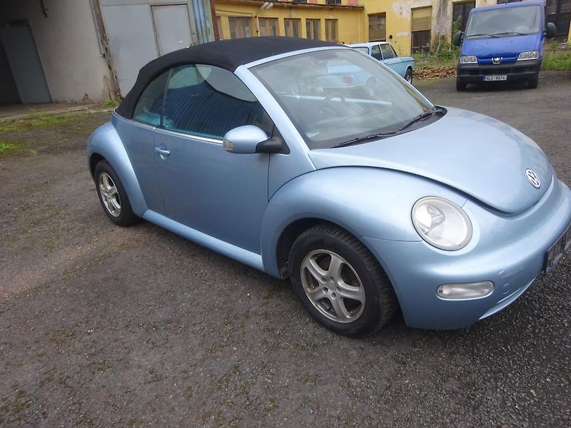 Volkswagen New Beetle (2003) Cabrio 1,4 55 KW - fotka 1 z 13