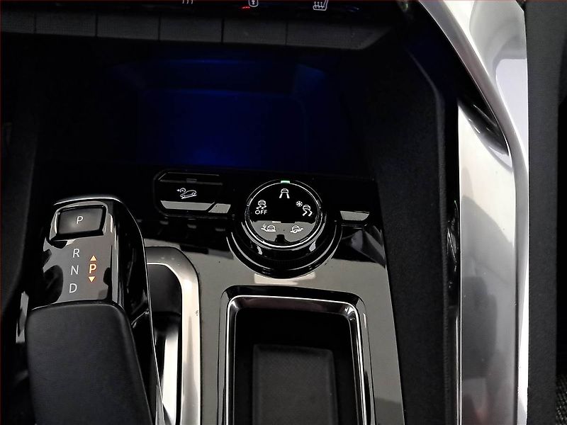 Peugeot 5008 (2017) PureTech 130, Automat, 7 míst - fotka 17 z 27