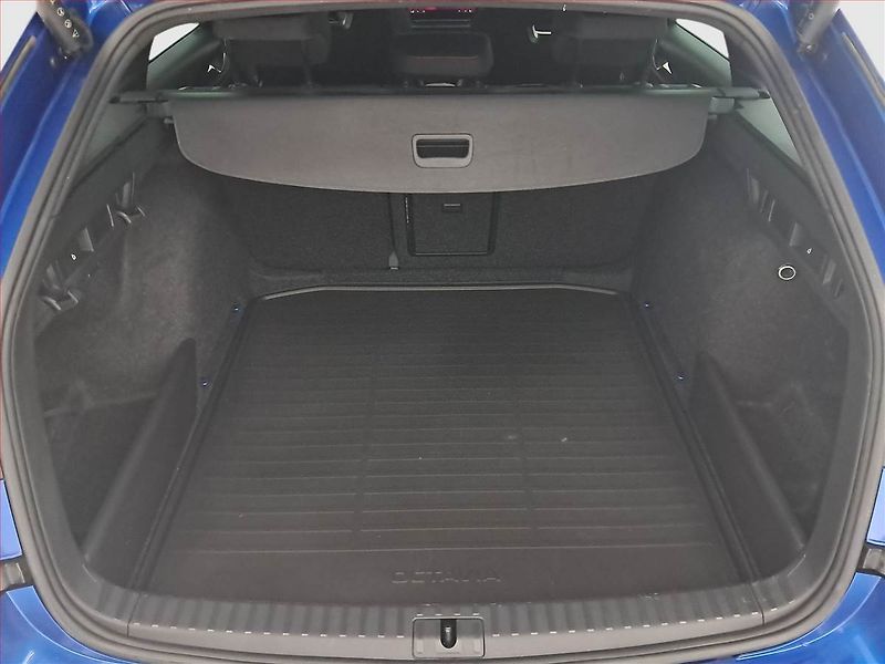 Škoda Octavia (2025) RS 2.0 TSI, RS, Navigace - fotka 14 z 23