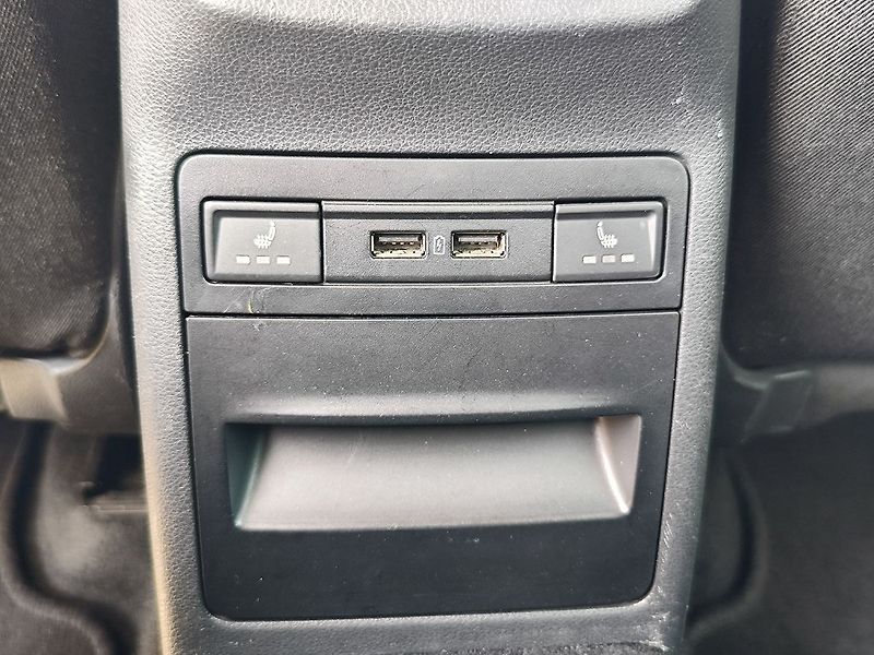 Škoda Octavia 2.0 TDI/110kW Style 4x4 - fotka 12 z 31