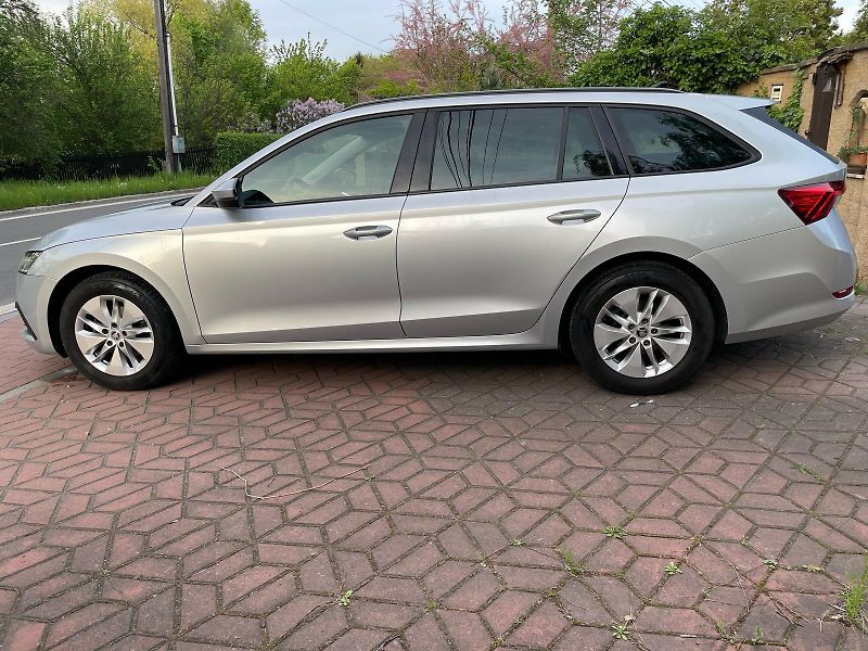 Škoda Octavia 1.5TSi 1.MAJ ČR NEBOUR. ZÁRUKA - fotka 20 z 20