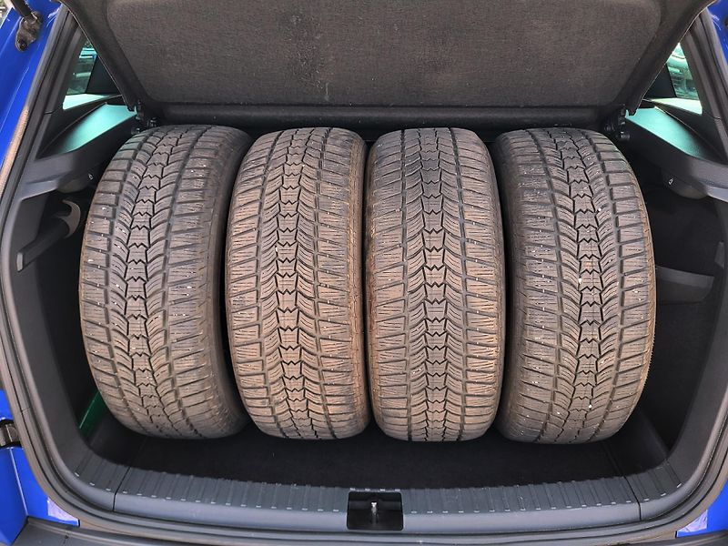 Škoda Karoq 2.0 TDi 110kW DSG 4x4 STYLE - fotka 40 z 48