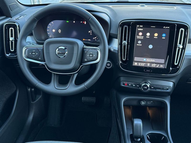 Volvo XC40 (2026) CORE B3, 360°, FULL LED - fotka 18 z 19