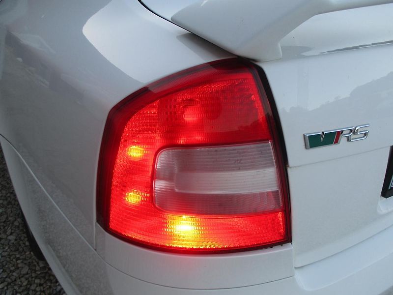 Škoda Octavia 2.0 TSi RS +sada kol - fotka 30 z 31