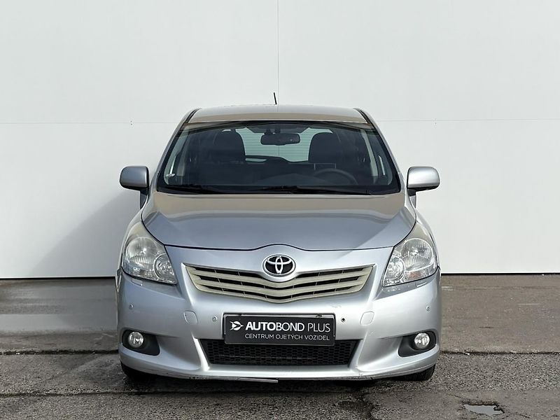 Toyota Verso 2.2 D-4D 110kW AT 7 míst - fotka 4 z 20