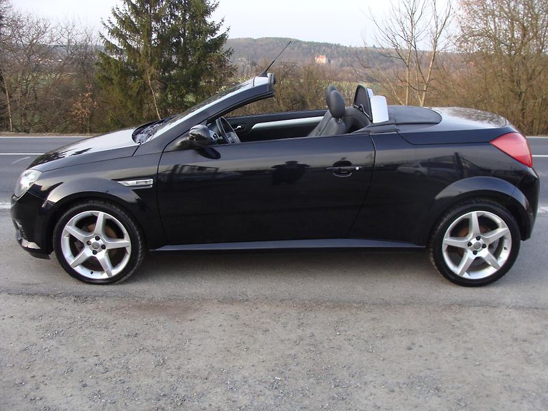Opel Tigra 1.8i, 96000 km, 1. majitelka - fotka 3 z 31