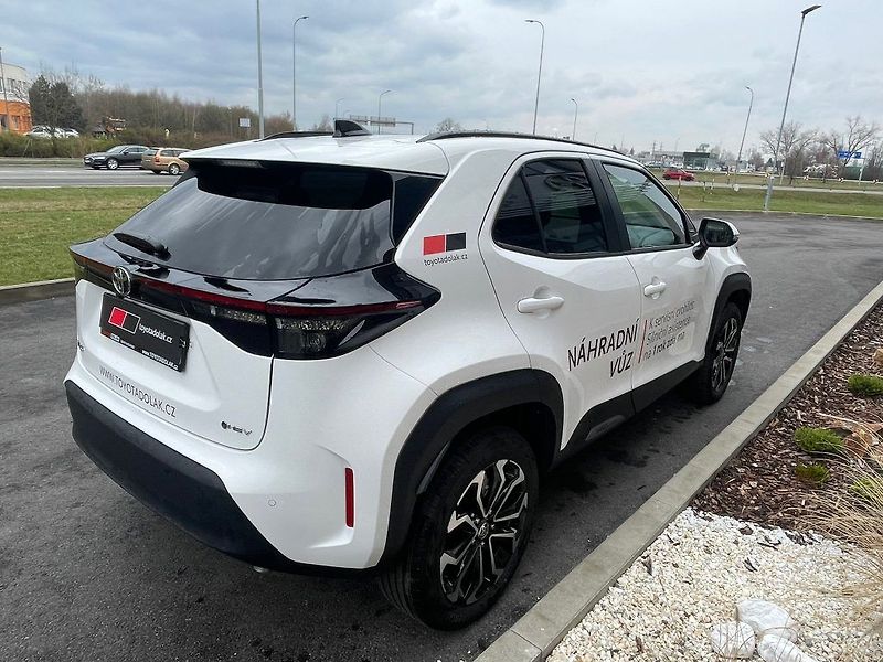 Toyota Yaris Cross 1.5 130k FWD Hybrid Style - fotka 6 z 28