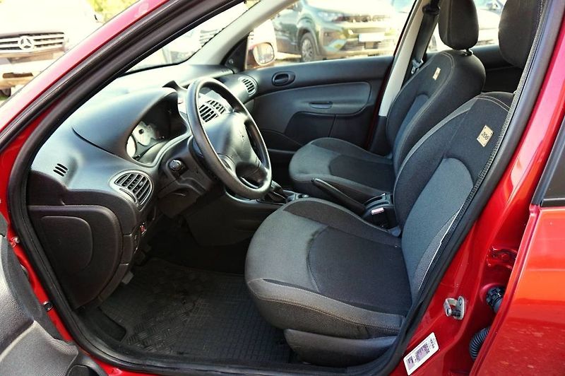 Peugeot 206 (2008) 206 GENERATION 1.4 55 kW - fotka 22 z 30
