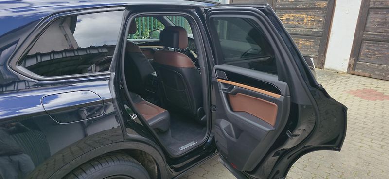 Volkswagen Touareg (2019) 4,0 TDi V8, R-Line, nez.topení - fotka 7 z 18