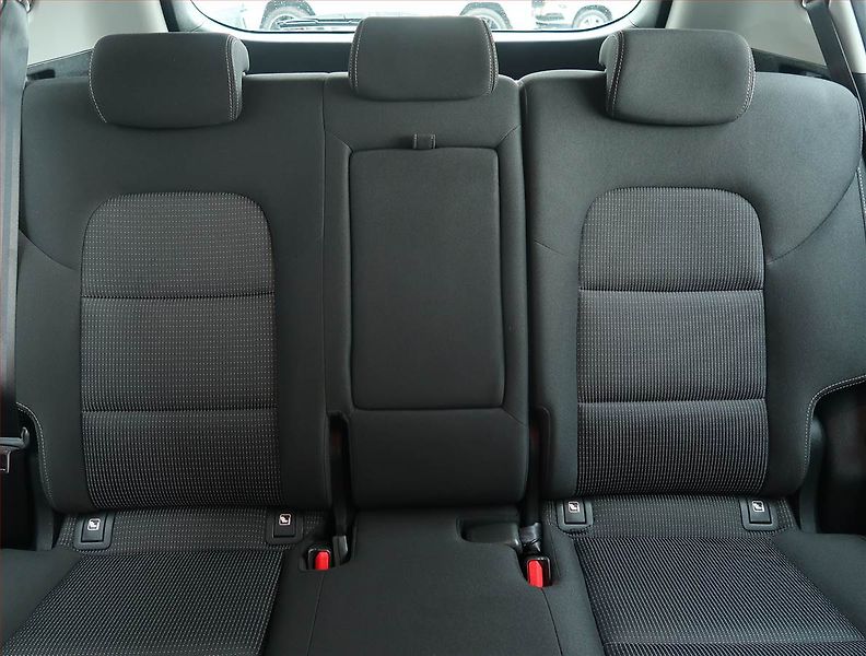 Kia Sportage (2019) 1.6 T-GDI, 4X4, ČR,1.maj - fotka 10 z 21