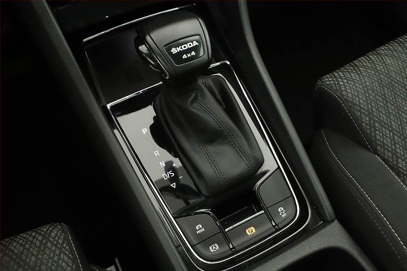 Škoda Karoq (2023) Style 2.0 TDI - fotka 12 z 20
