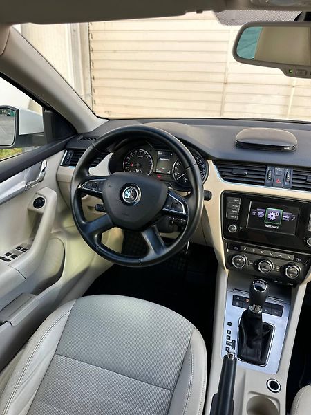 Škoda Octavia (2014) 2.0 TDI 110 KW DSG ACC TAZNE - fotka 11 z 37