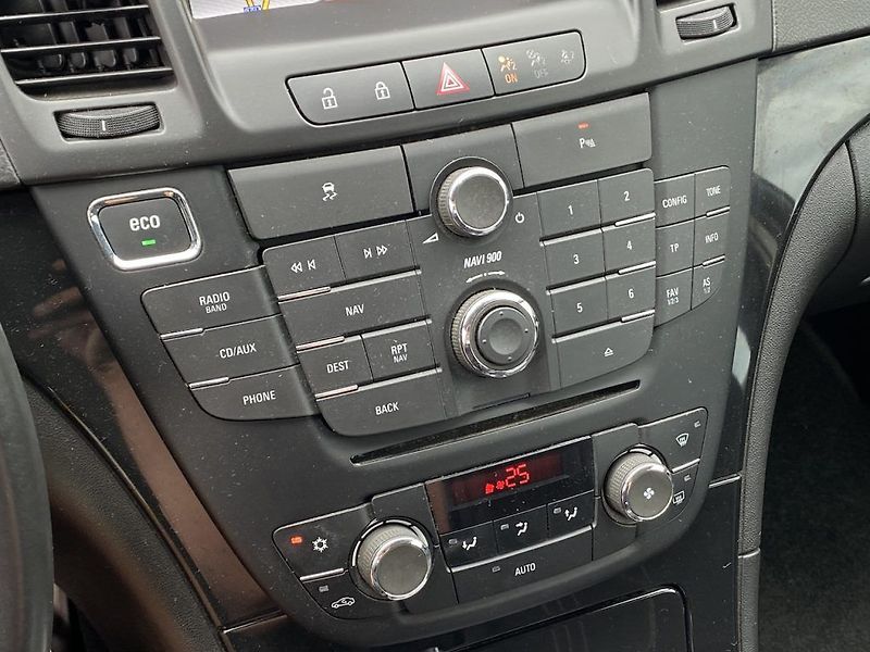 Opel Insignia 2.0CDTi, manual, navi, tažné - fotka 11 z 12