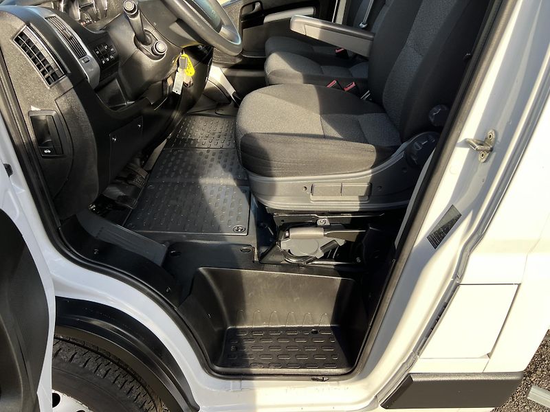 Fiat Ducato 2.3,118kw,8p,čelo,klima,temp. - fotka 21 z 42