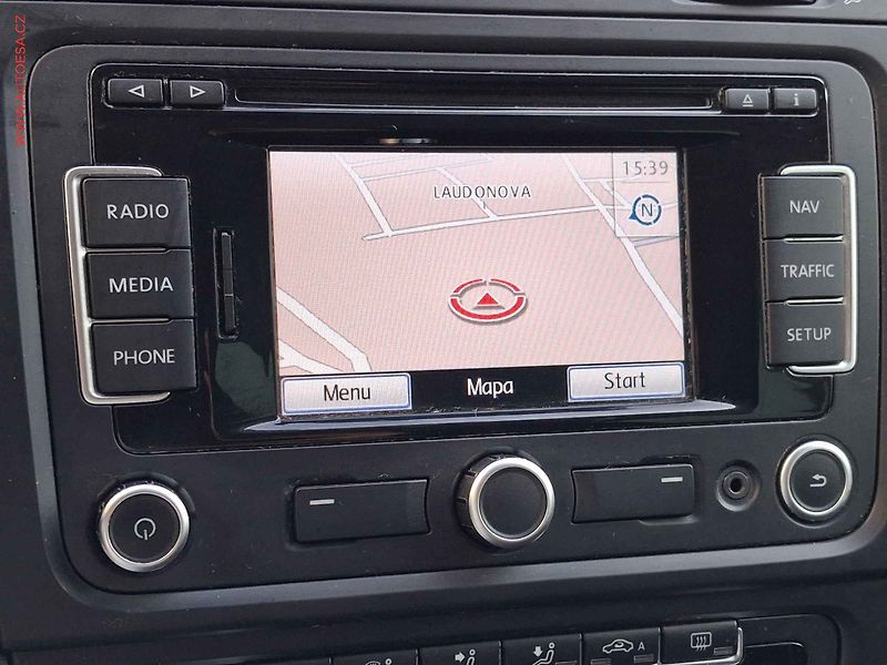 Volkswagen Golf (2009) 1.4TSi, navi, výhřev sed - fotka 18 z 19
