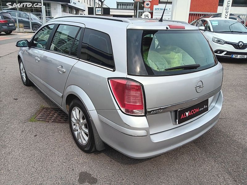 Opel Astra 1.7 CDTI - fotka 8 z 24