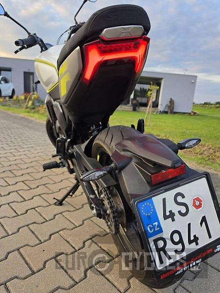 CFMOTO 300 CL-X (2024) - fotka 14 z 16