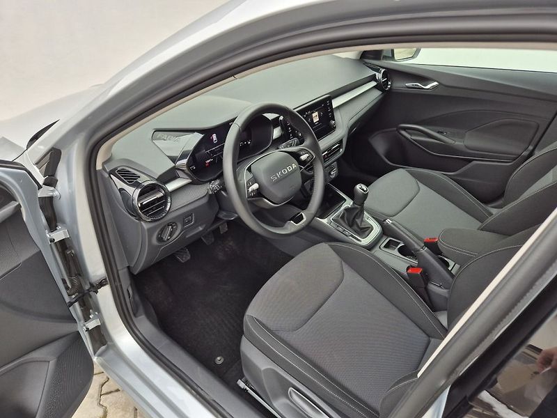 Škoda Fabia Selection 1.0 TSI 70 kW - fotka 11 z 27
