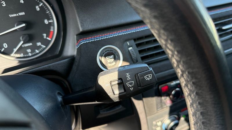 BMW Řada 3 (2009) 318i 105kW *Alu*Keyless*Klima* - fotka 14 z 24