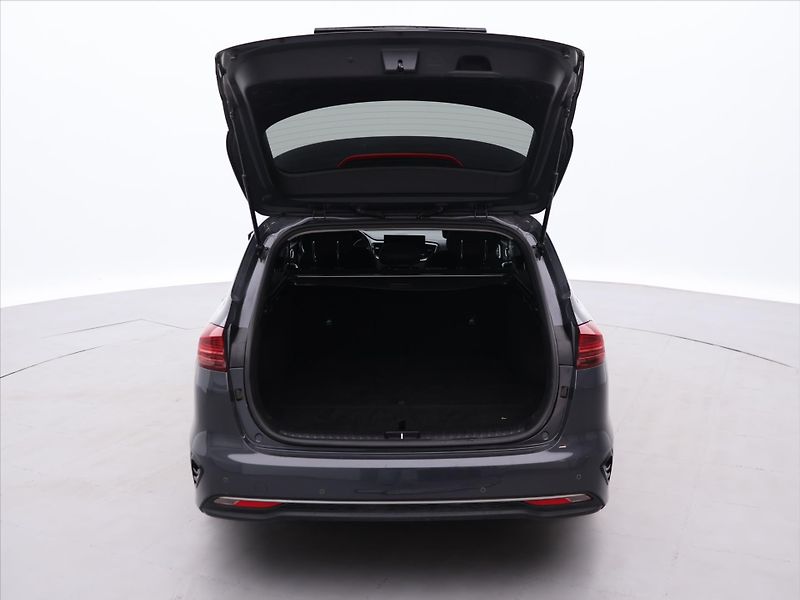 Kia Ceed 1,4 T-GDI Fresh CZ - fotka 9 z 28