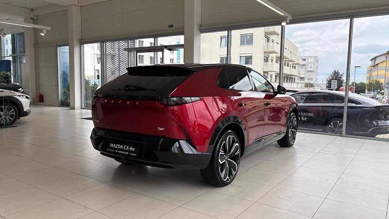 Mazda CX-6e (2026) Takumi černá kůže 21´´ kola - fotka 25 z 25