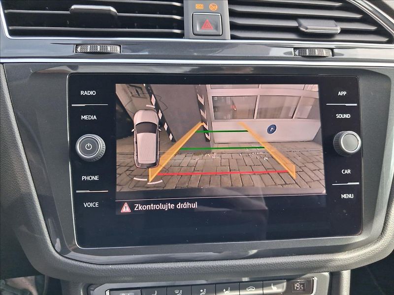 Volkswagen Tiguan 2,0 TSI DSG 4Motion Highline - fotka 8 z 20