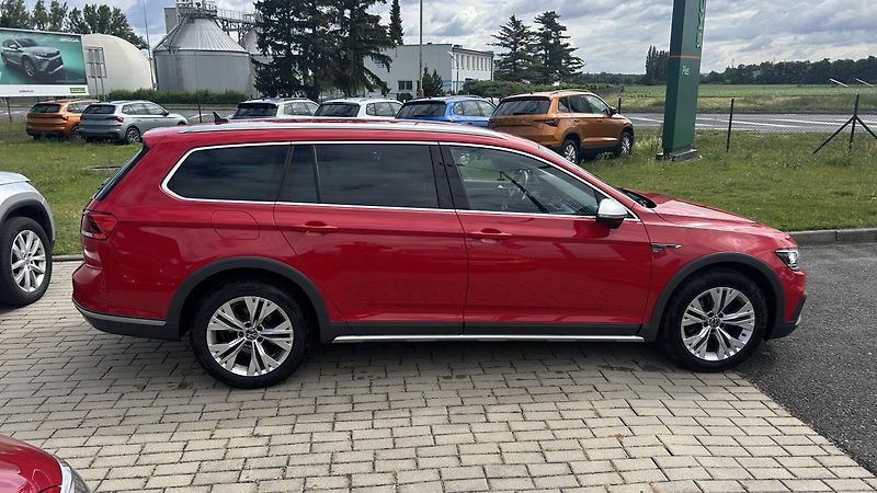 Volkswagen Passat (2022) 2.0 TDI 147kW DSG Alltrack - fotka 5 z 13
