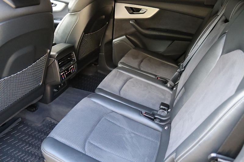 Audi Q7 NENÍ MOŽNÝ ODPOČET DPH - fotka 39 z 49
