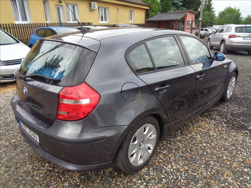BMW Řada 1 1,6 - fotka 10 z 19