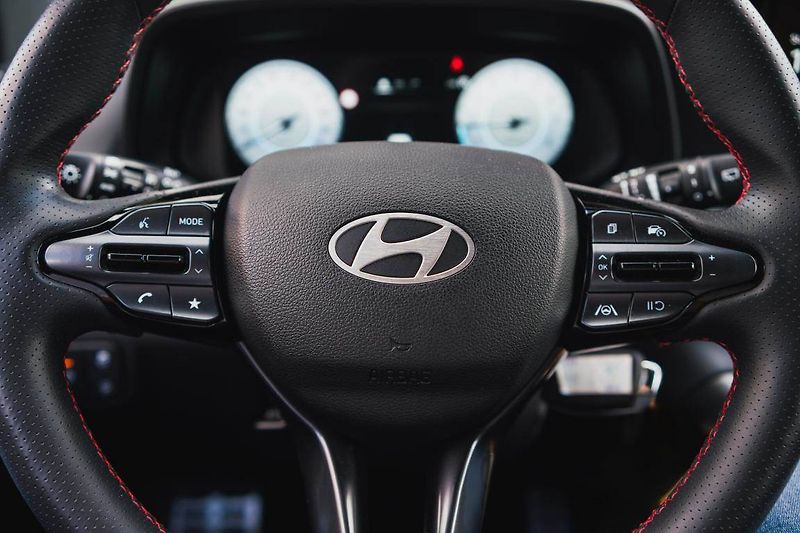 Hyundai i20 (2025) 1.0 T-GDI, N- Line, FullLed - fotka 18 z 29