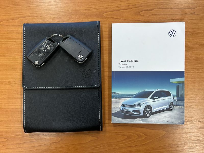 Volkswagen Touran (2021) 1.5TSI 110kW DSG 7.MÍST EVO - fotka 22 z 24