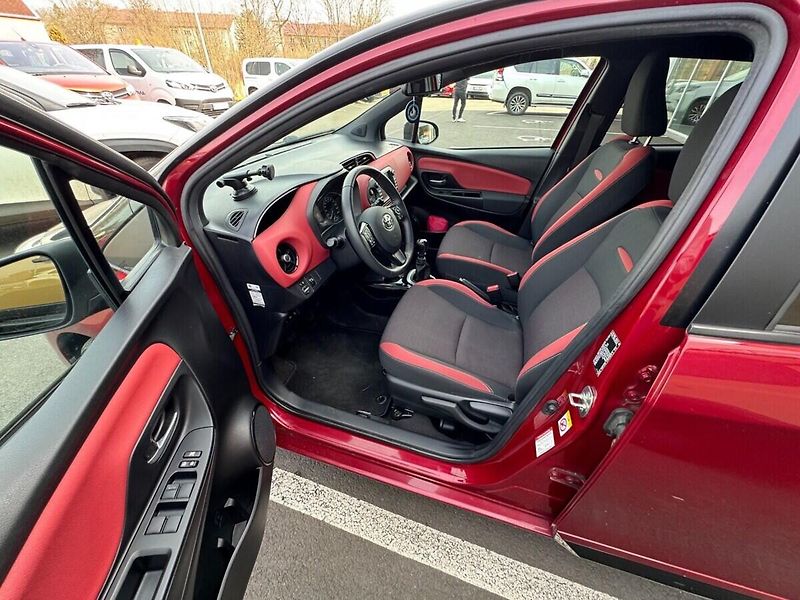 Toyota Yaris SELECTION - fotka 10 z 18