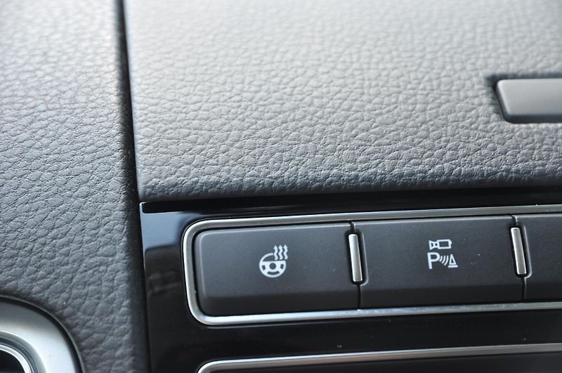 Volkswagen Touareg 3.0TDi 193kW 4x4 Automat - fotka 17 z 28